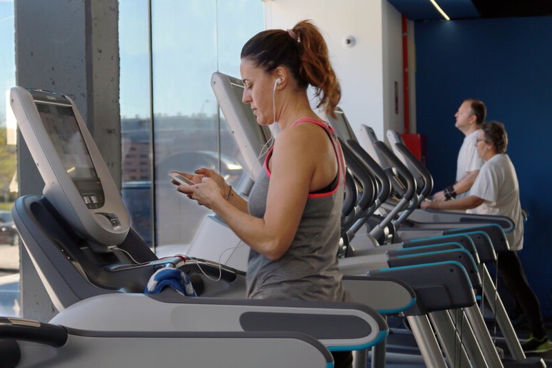 Is Reading While Walking On Treadmill Good For You
